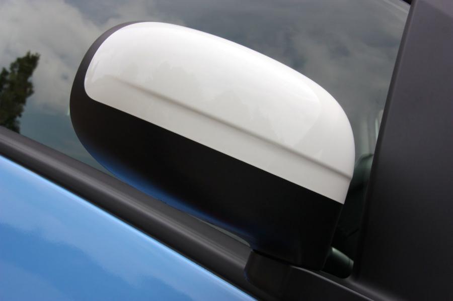  Mitsubishi i-MiEV (JDM) 2010 года  (фото 47 из 50)
